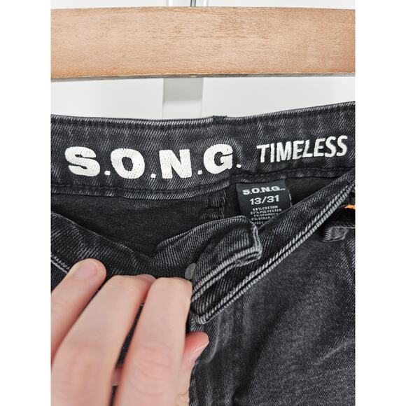 S.O.N.G. Womens Sz 31 Timeless Mom Jeans Black Distressed Straight Leg - Picture 2 of 4